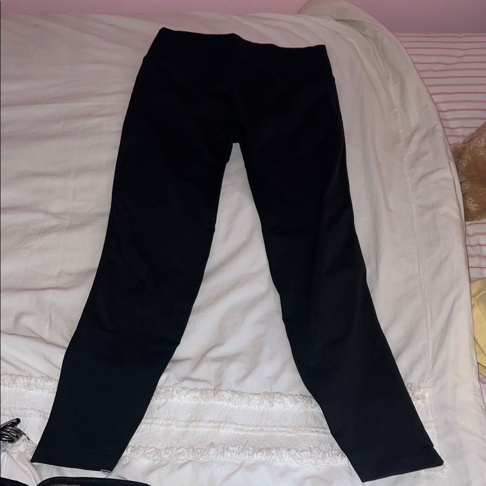 Lululemon cropped Black Leggings